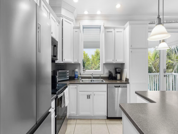 Florida Keys Oceanfront Vacation Rental Grassy Key Beachfront Home with Pool & Private Beach