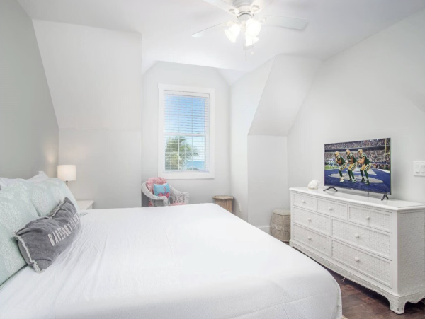 Florida Keys Oceanfront Vacation Rental Grassy Key Beachfront Home with Pool & Private Beach