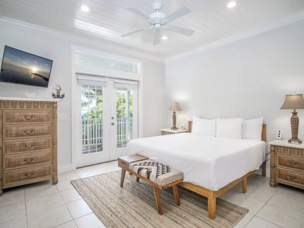Florida Keys Oceanfront Vacation Rental Grassy Key Beachfront Home with Pool & Private Beach