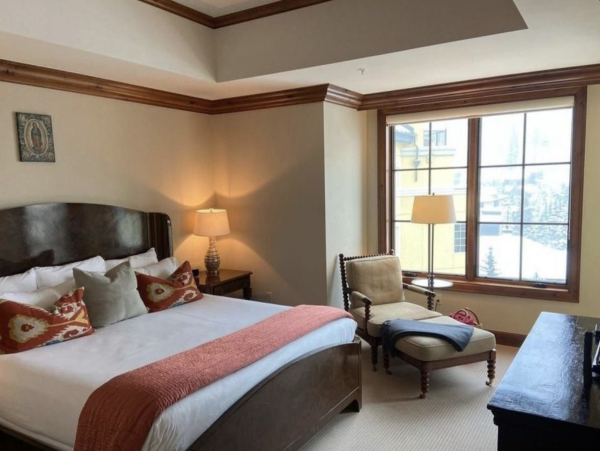 Prestigious Luxury Four Bedroom Vail Luxury Condo