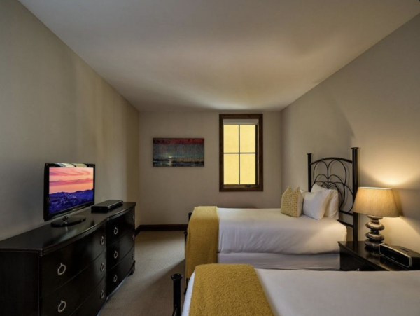 Prestigious Luxury Four Bedroom Vail Luxury Condo
