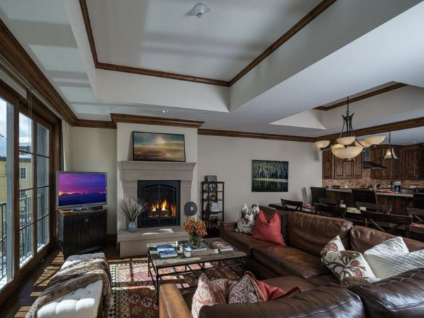 Prestigious Luxury Four Bedroom Vail Luxury Condo