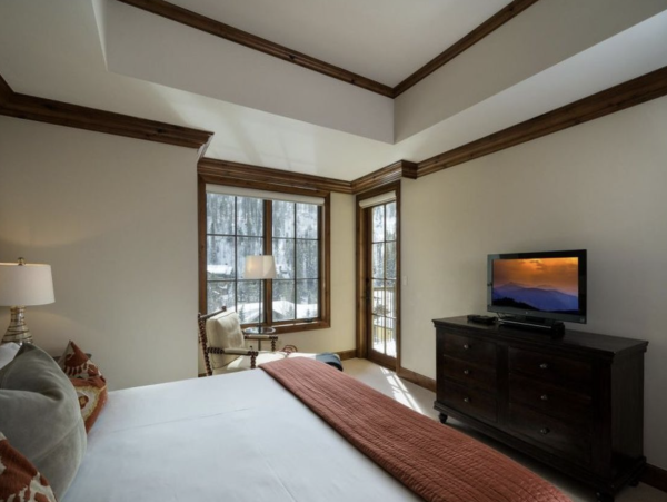 Prestigious Luxury Four Bedroom Vail Luxury Condo
