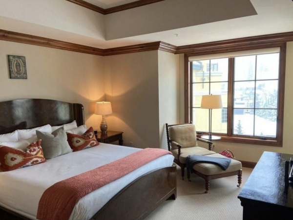 Prestigious Luxury Four Bedroom Vail Luxury Condo