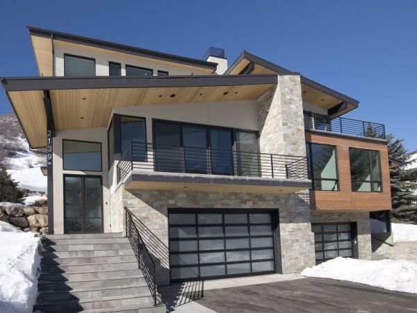Luxury West Vail Homes perched above West Vail Center on shuttle