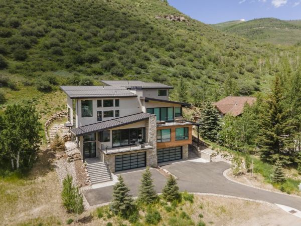 Luxury West Vail Homes perched above West Vail Center on shuttle