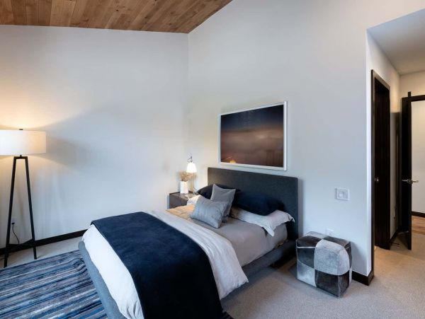 Vail Four Bedroom Vacation Rental Steps from Lionshead Village