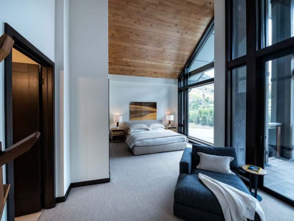 Vail Four Bedroom Vacation Rental Steps from Lionshead Village