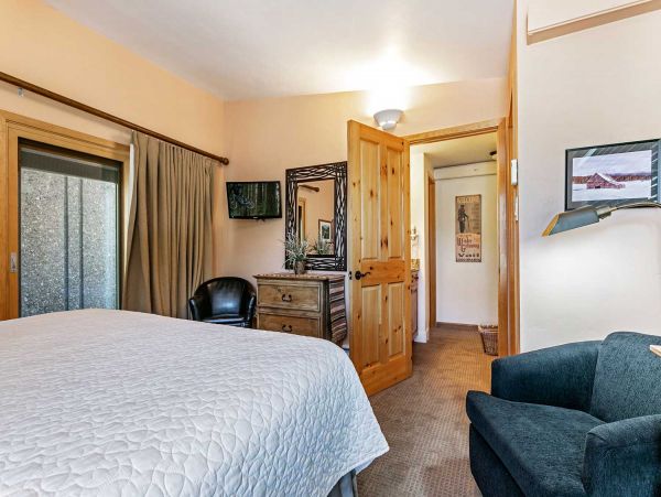 Luxury Vail Vacation Rental with Mountain Views & Amenities