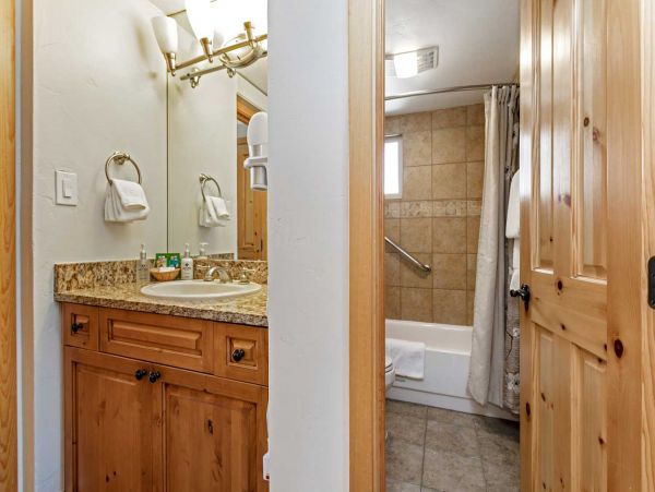 Luxury Vail Vacation Rental with Mountain Views & Amenities