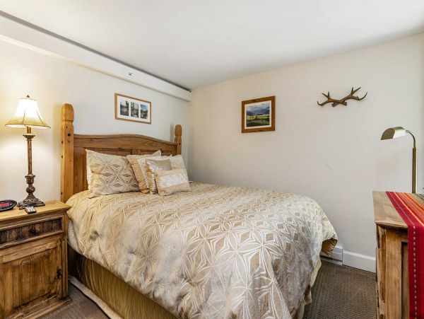 Luxury Vail Vacation Rental with Mountain Views & Amenities