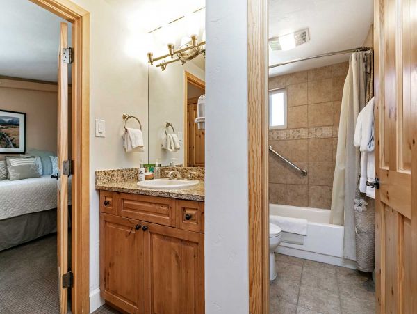Luxury Vail Vacation Rental with Mountain Views & Amenities