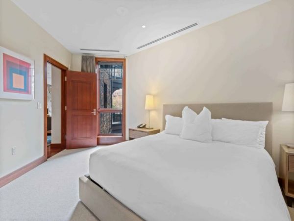 Luxury Vacation Condo with 2 Bedrooms Plus Den
