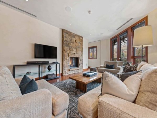 Luxury Vacation Condo with 2 Bedrooms Plus Den