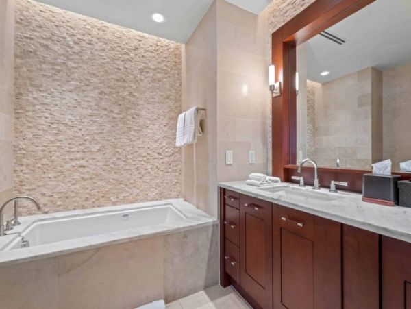 Luxury Vacation Condo with 2 Bedrooms Plus Den