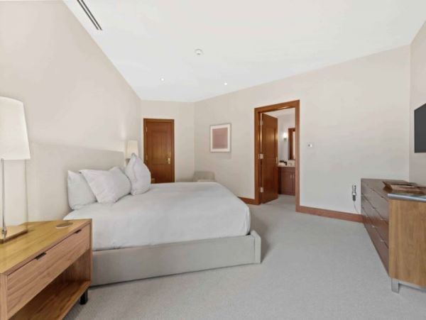 Luxury Vacation Condo with 2 Bedrooms Plus Den