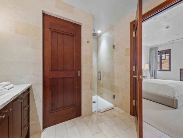 Luxury Vacation Condo with 2 Bedrooms Plus Den