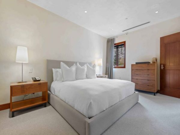 Luxury Vacation Condo with 2 Bedrooms Plus Den