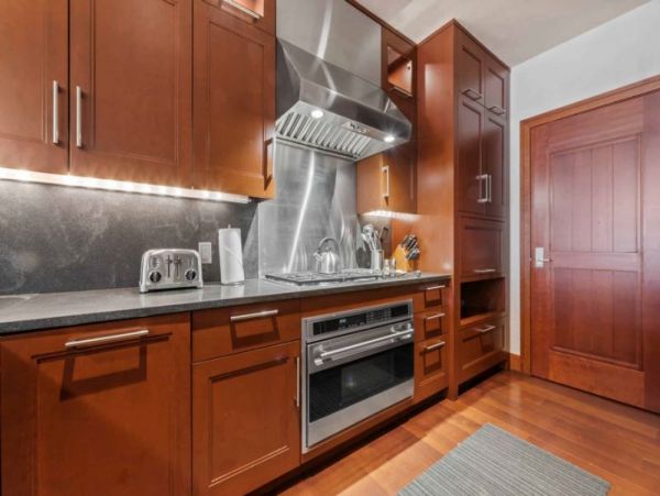 Luxury Vacation Condo with 2 Bedrooms Plus Den