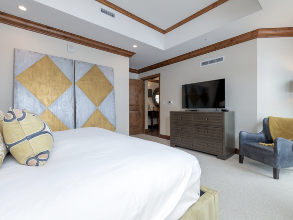 Pure Lionshead Vacation Rental