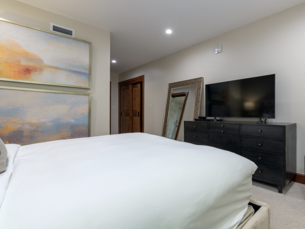 Pure Lionshead Vacation Rental