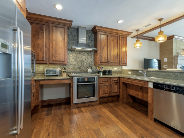 Pure Lionshead Vacation Rental