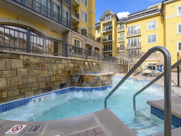 Pure Lionshead Vacation Rental