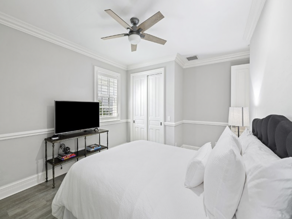 Luxury New Naples Vacation Pool Home Just In!