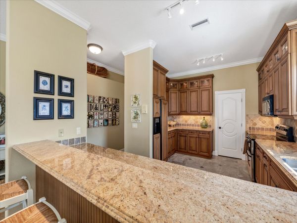 Charming 3-Bedroom Home with Pool Access on Siesta Key