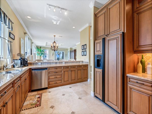 Charming 3-Bedroom Home with Pool Access on Siesta Key