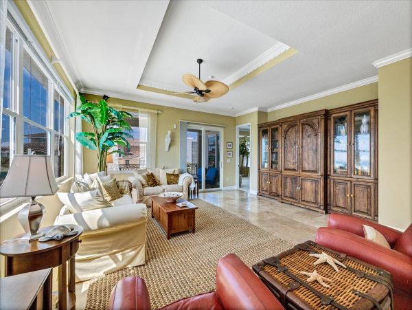 Charming 3-Bedroom Home with Pool Access on Siesta Key