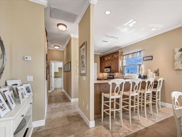 Charming 3-Bedroom Home with Pool Access on Siesta Key