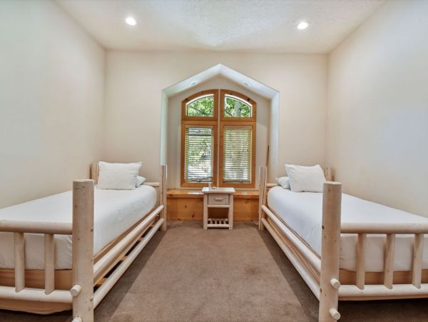 Gorgeous 8 Bedroom Vacation Rental in Deer Valley