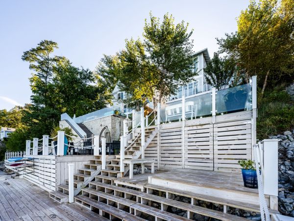 Grand Beach Vacation Home Six Bedroom