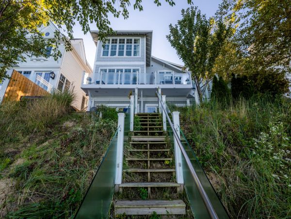 Grand Beach Vacation Home Six Bedroom