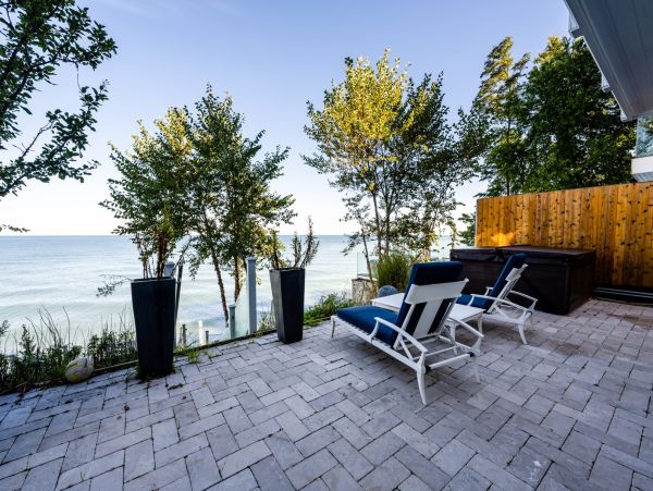 Grand Beach Vacation Home Six Bedroom