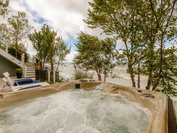 Grand Beach Vacation Home Six Bedroom