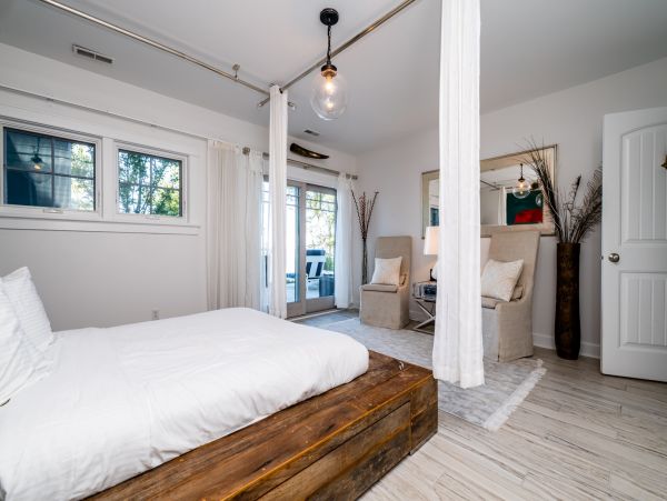 Grand Beach Vacation Home Six Bedroom