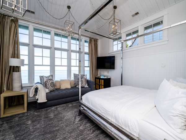 Grand Beach Vacation Home Six Bedroom