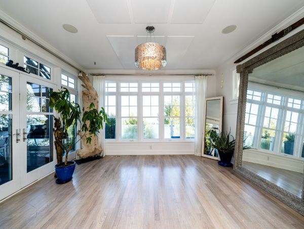 Grand Beach Vacation Home Six Bedroom