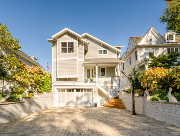 Grand Beach Vacation Home Six Bedroom