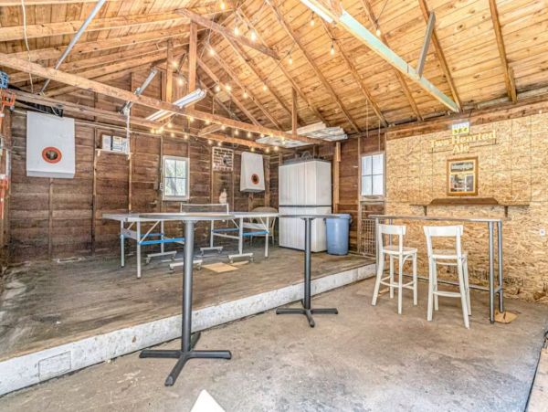 Lake Michigan Seven Bedroom Luxury Vacation Rental