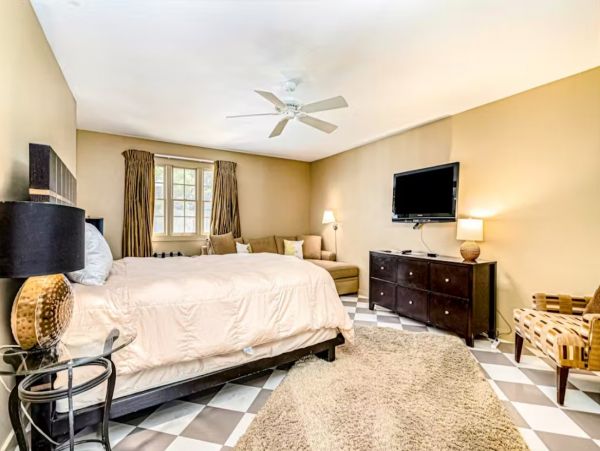 Lake Michigan Seven Bedroom Luxury Vacation Rental