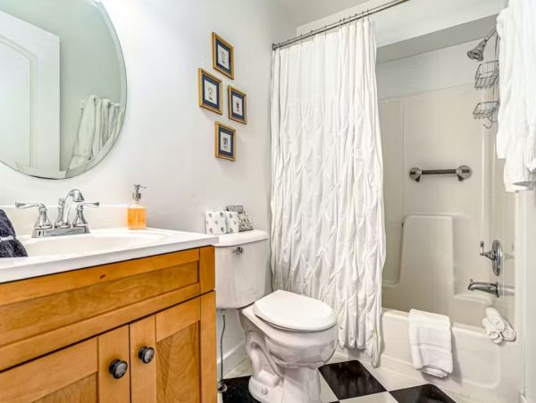 Lake Michigan Seven Bedroom Luxury Vacation Rental