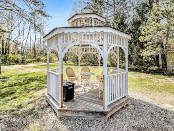 Lake Michigan Seven Bedroom Luxury Vacation Rental