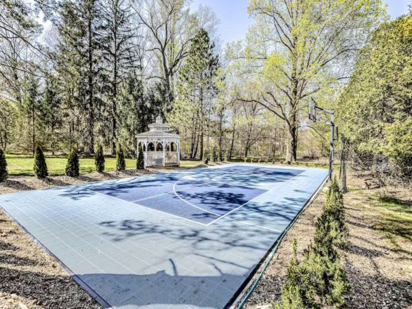 Lake Michigan Seven Bedroom Luxury Vacation Rental