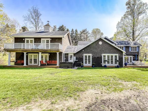Lake Michigan Seven Bedroom Luxury Vacation Rental