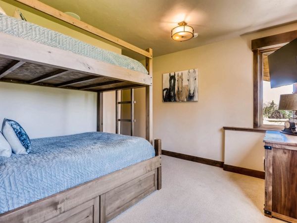 Gorgeous Breckenridge Rental with Private Spa & Great Views