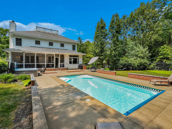 Lake Michigan Home with 6 Bedrooms & Pool