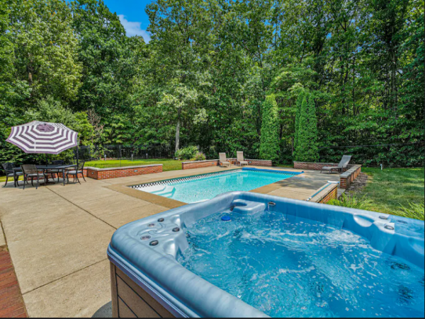 Lake Michigan Home with 6 Bedrooms & Pool